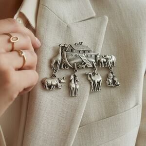 Vintage JJ Jonette Noah’s Ark Pewter Brooch Pin w Dangle Animals